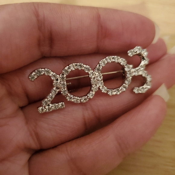 Brooch - Picture 1 of 4